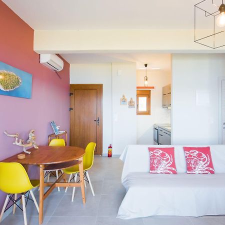 Nereus & Oceanus Beachfront Apartments, Lagonisi Beach #Feelslikehome Ормос Пангиас Екстериор снимка
