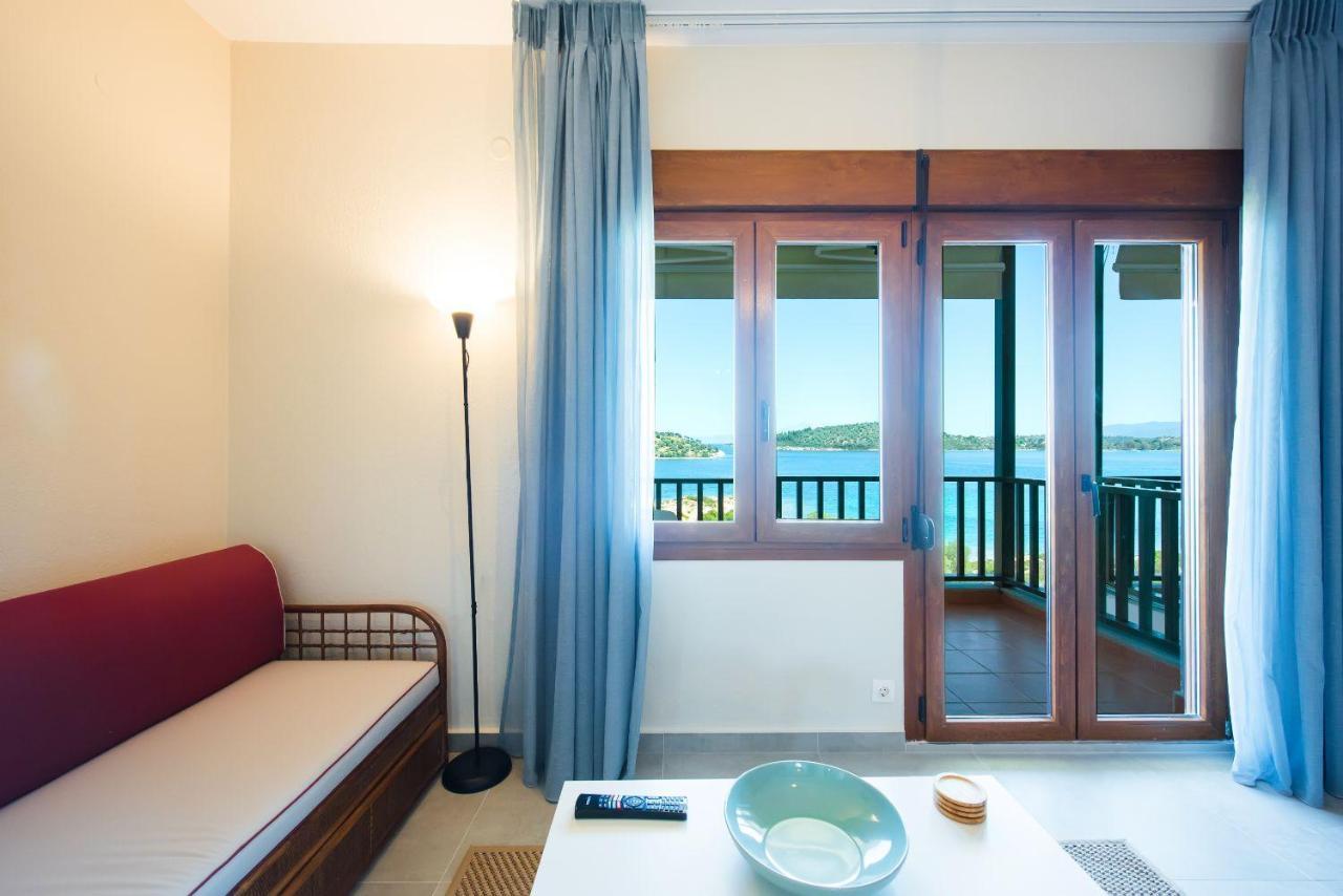 Nereus & Oceanus Beachfront Apartments, Lagonisi Beach #Feelslikehome Ормос Пангиас Екстериор снимка