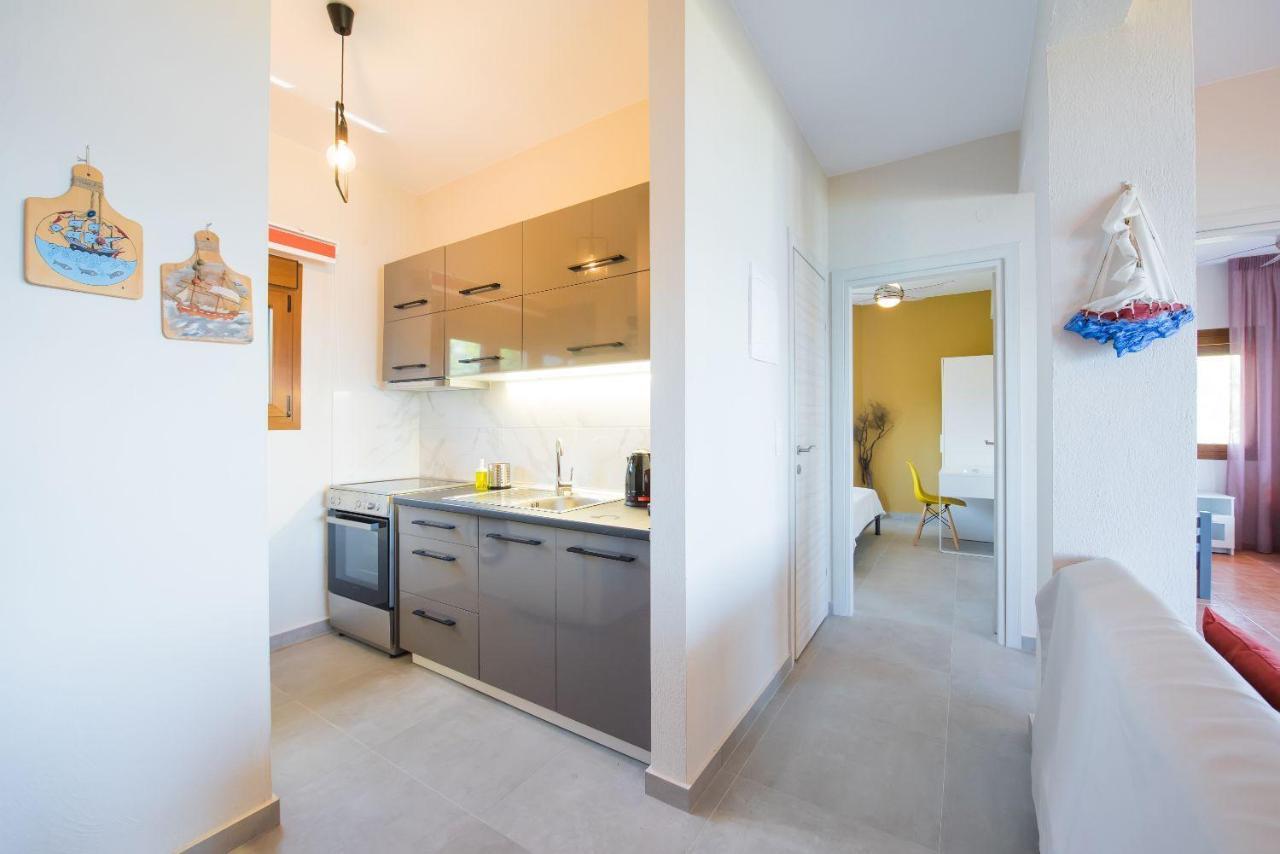 Nereus & Oceanus Beachfront Apartments, Lagonisi Beach #Feelslikehome Ормос Пангиас Екстериор снимка