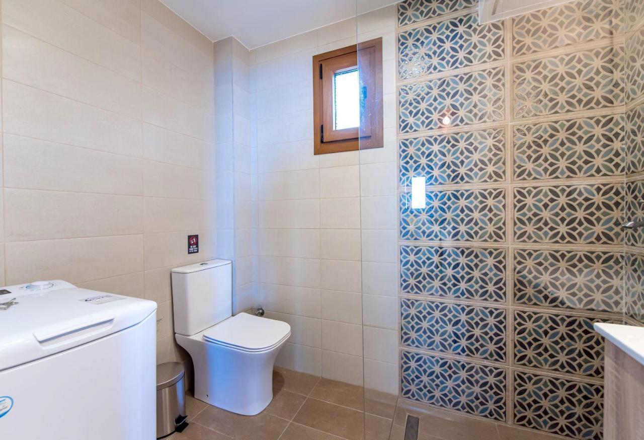 Nereus & Oceanus Beachfront Apartments, Lagonisi Beach #Feelslikehome Ормос Пангиас Екстериор снимка